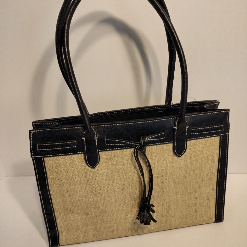 Straw Handbag Black Leather Double Straps Zipper  Closure purse